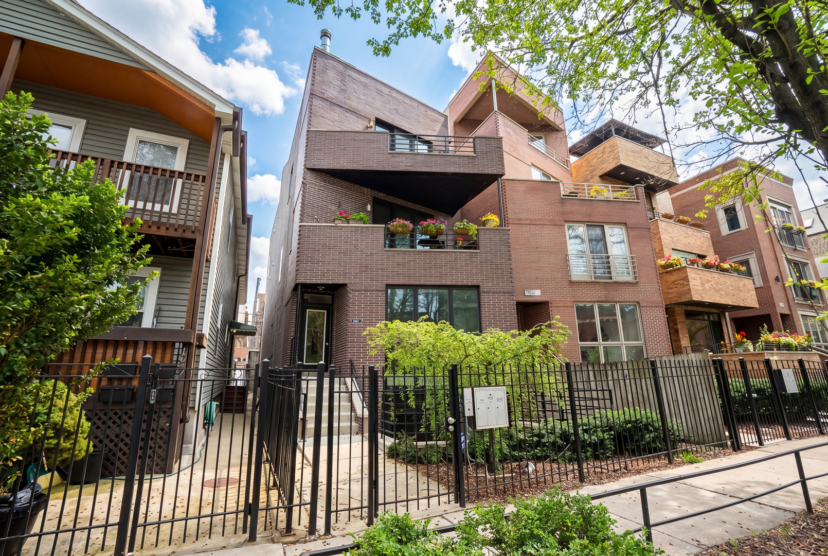 1043 N Winchester Avenue #3, Chicago, IL