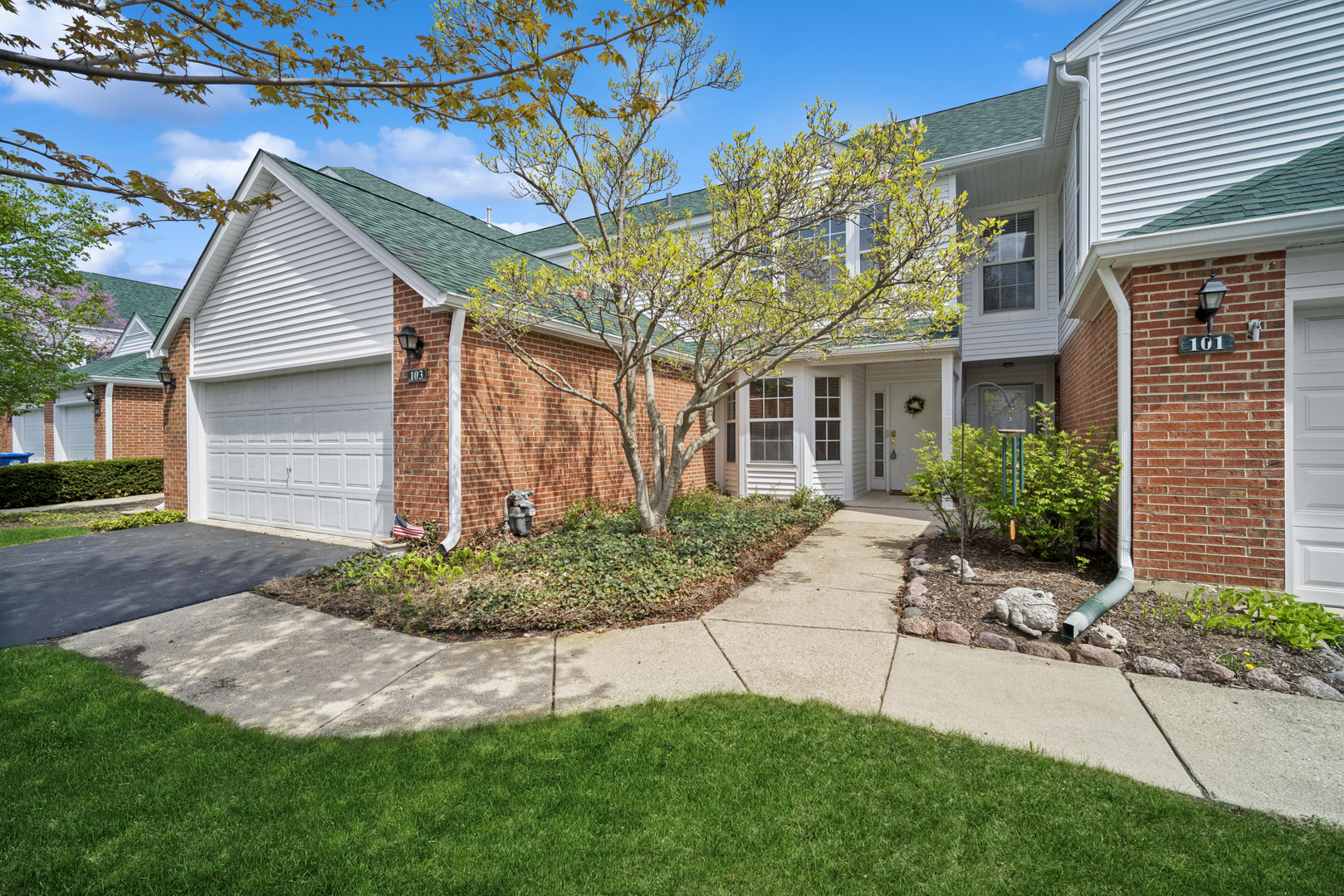 103 Meadowbrook Lane, Lake Bluff, IL