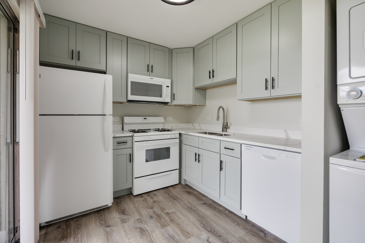 117 GANT Circle #F, Streamwood, IL