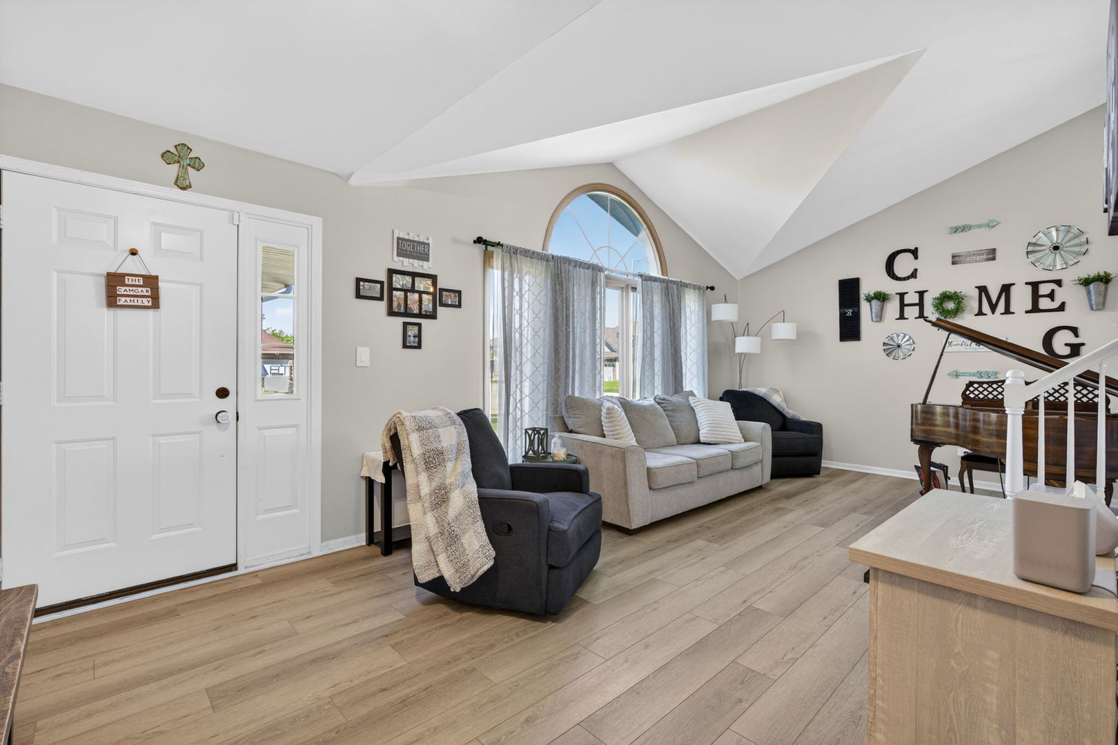 702 Longwood Court, Minooka, IL