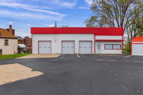 319 S Adams Avenue, Freeport, IL