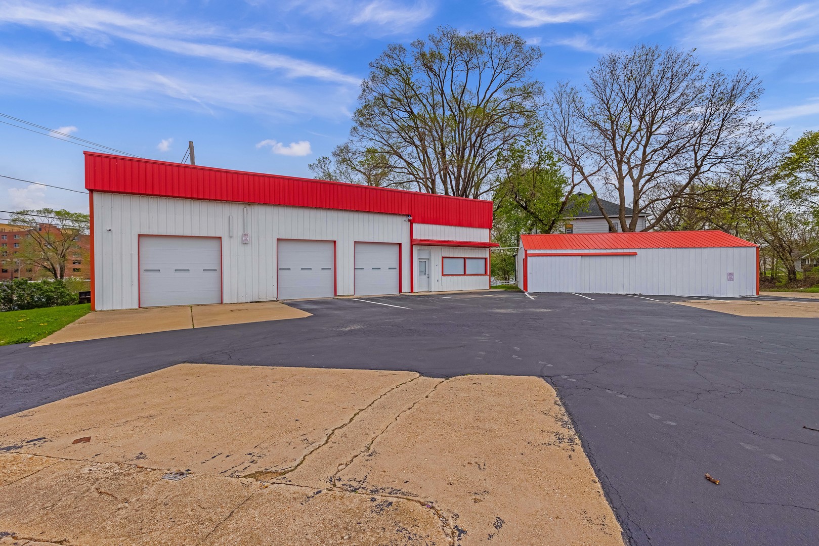 319 S Adams Avenue, Freeport, IL