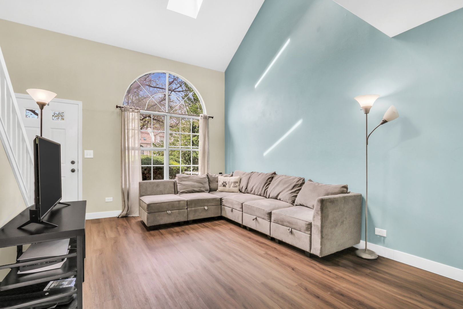 565 Ascot Lane, Streamwood, IL