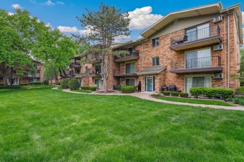 14016 Waterbury Drive #1404, Crestwood, IL