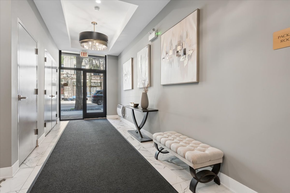 4537 N Clark Street #3C, Chicago, IL