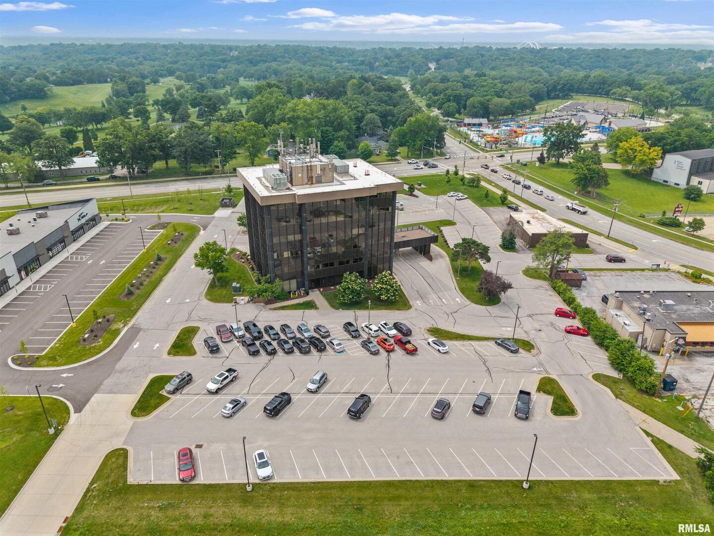 2550 MIDDLE Road #402, Bettendorf, IA