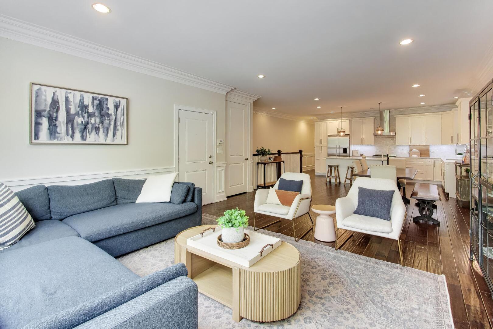 2312 W BELMONT Avenue #1E, Chicago, IL