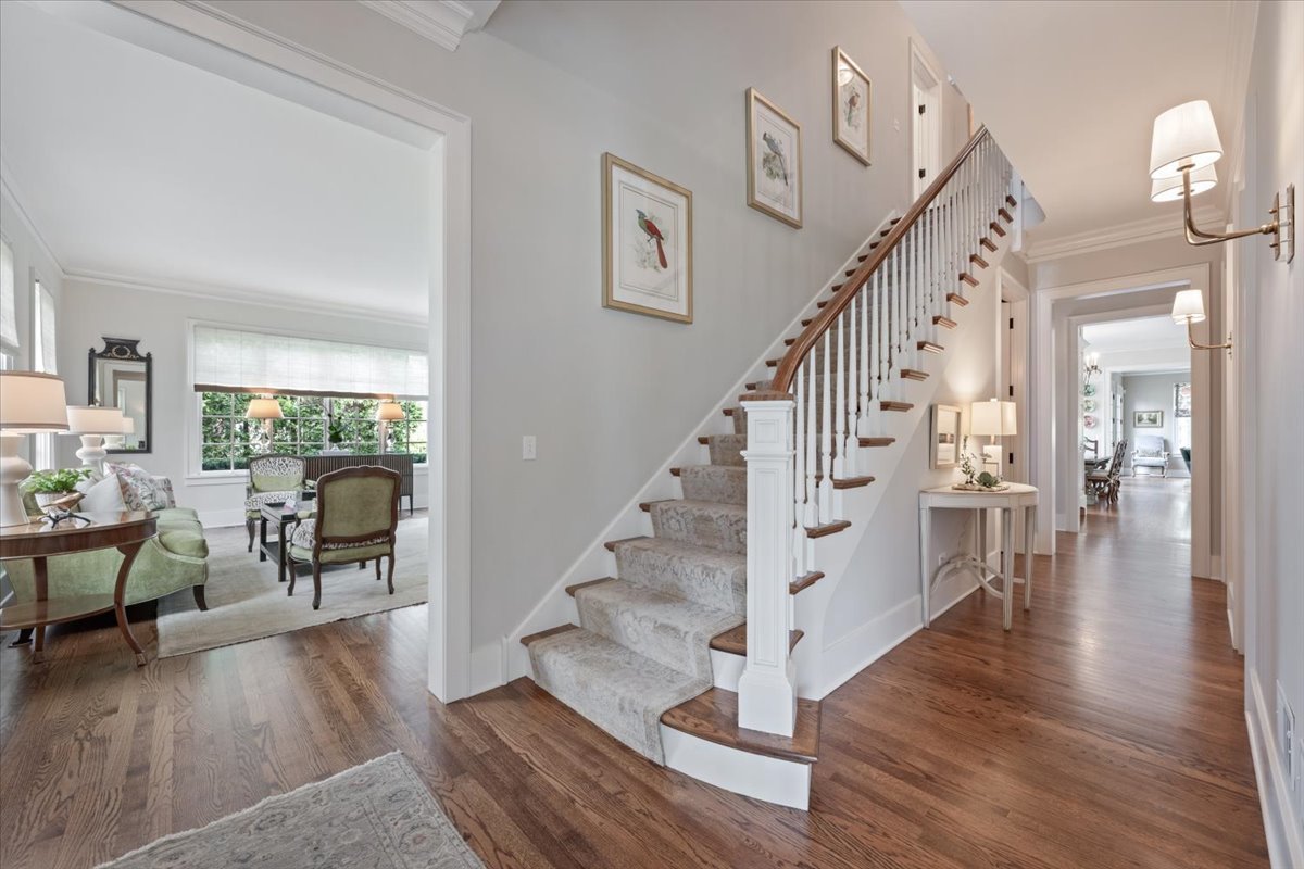 99 Tudor Place, Kenilworth, IL