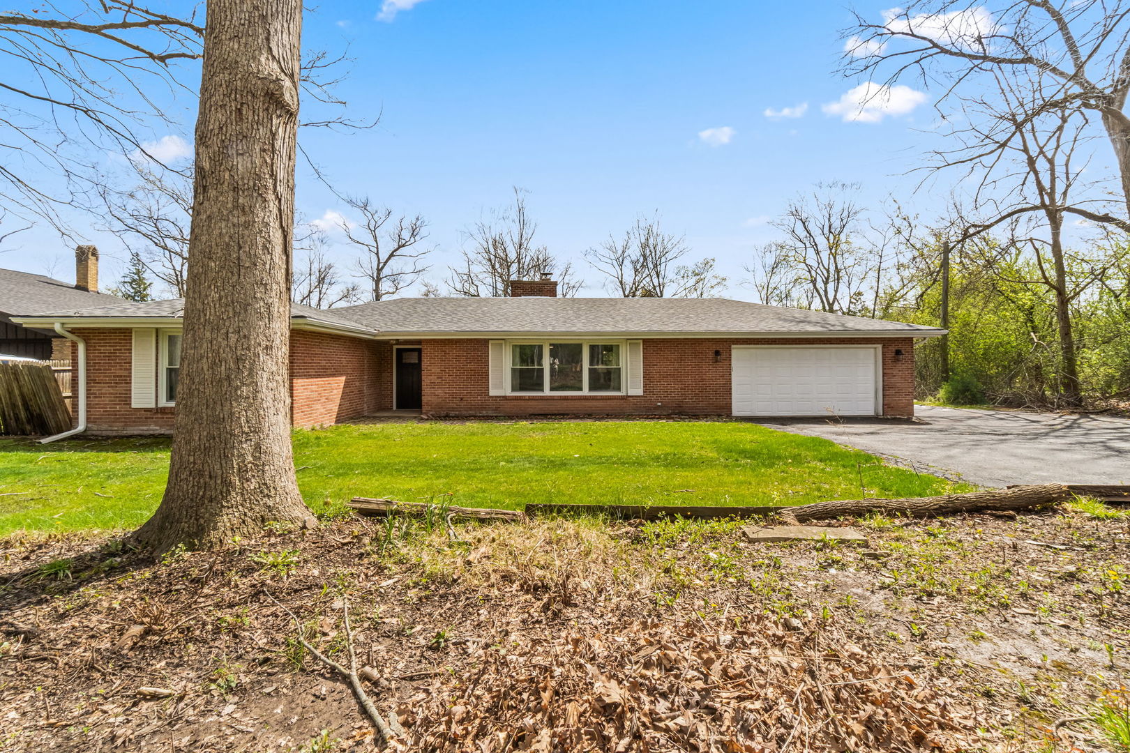 219 E Sheridan Road, Lake Bluff, IL