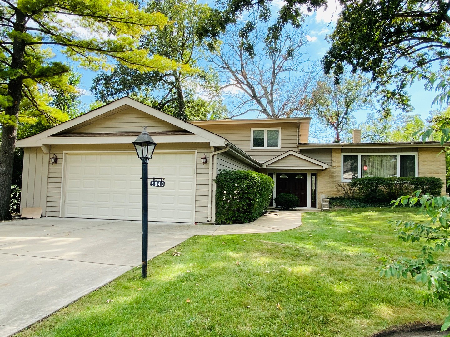2840 Twin Oaks Drive, Highland Park, IL