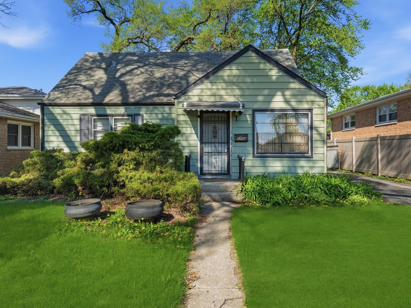 8204 Austin Avenue, Burbank, IL
