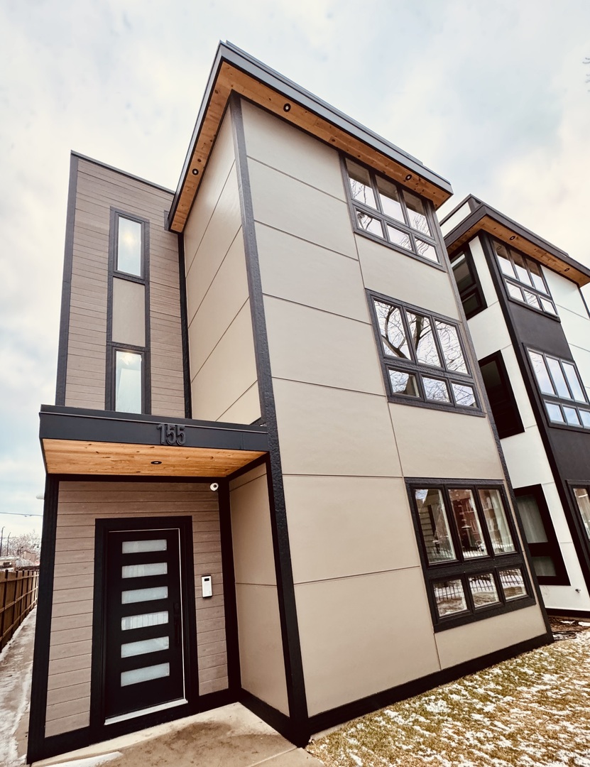 155 N La Crosse Avenue, Chicago, IL