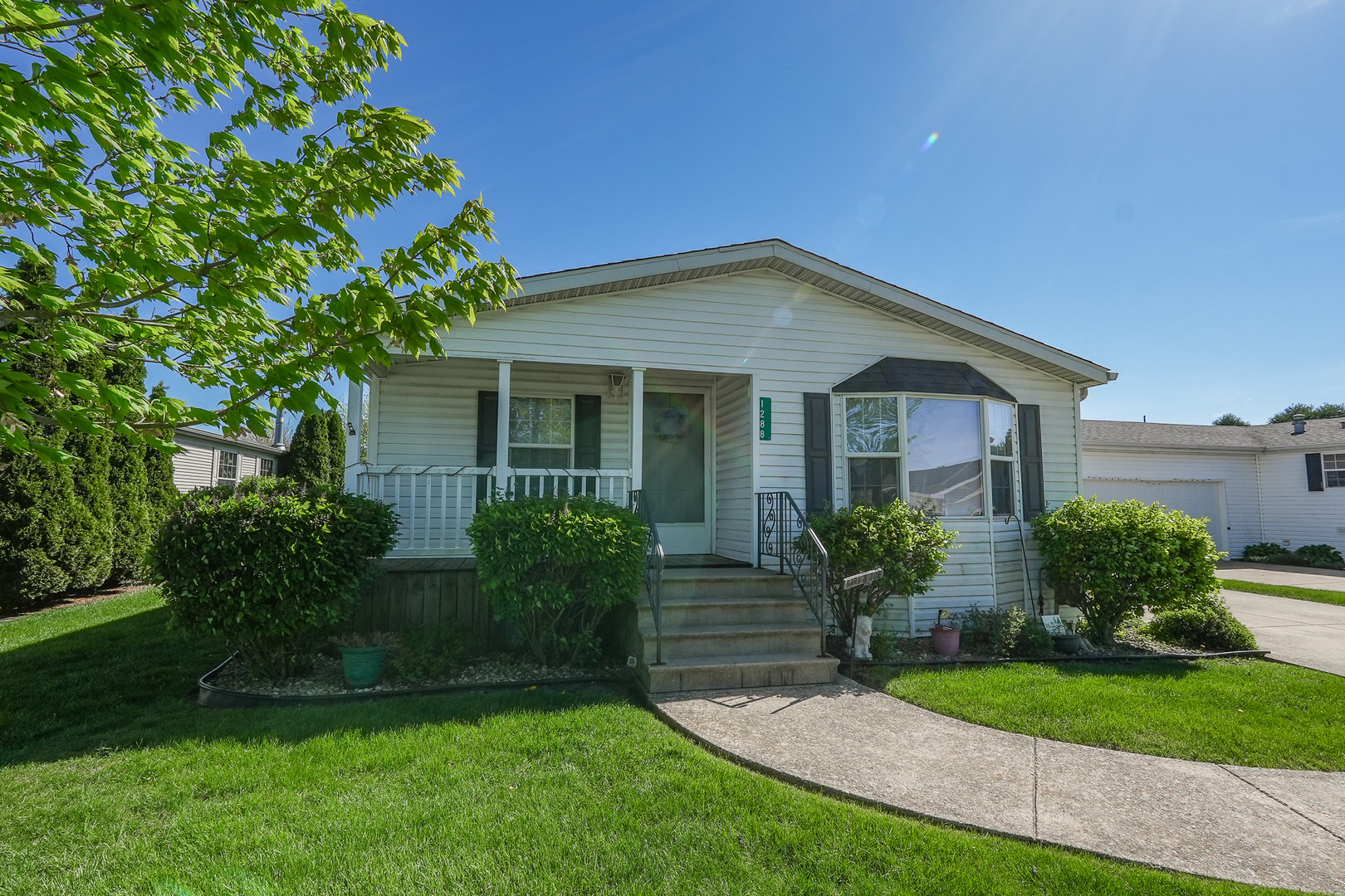 1288 Long Oak Road, Manteno, IL