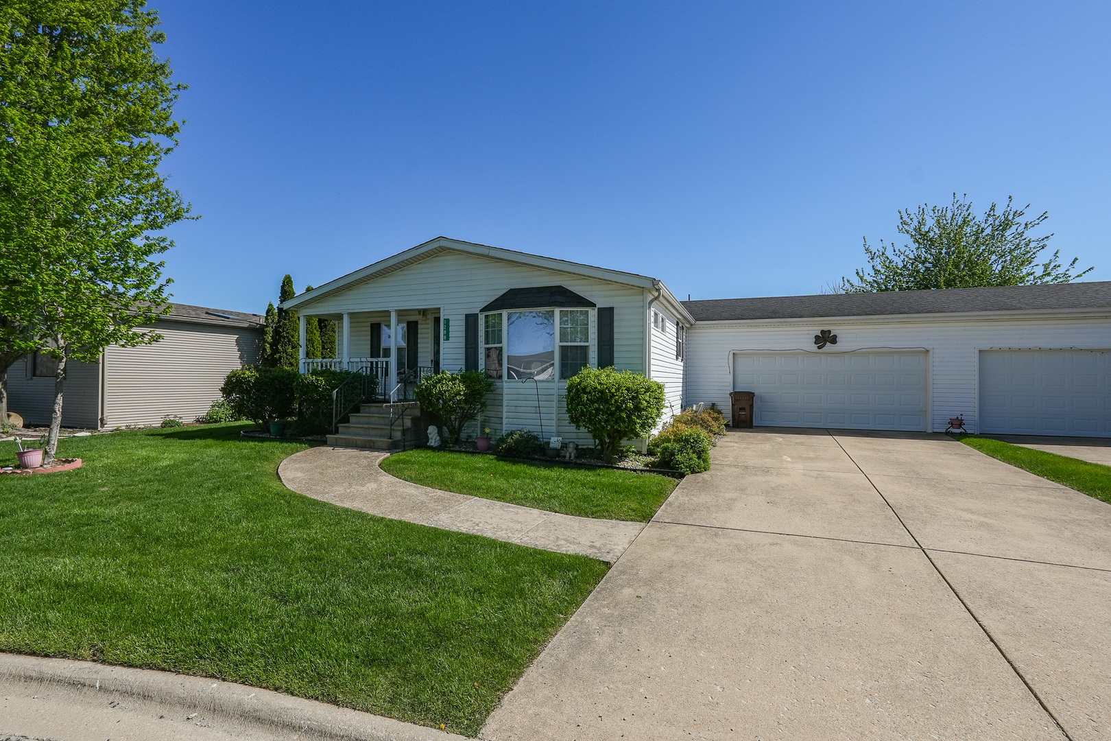 1288 Long Oak Road, Manteno, IL