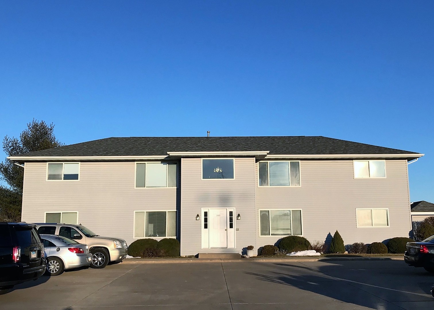 2401 Ashland Circle, Morris, IL
