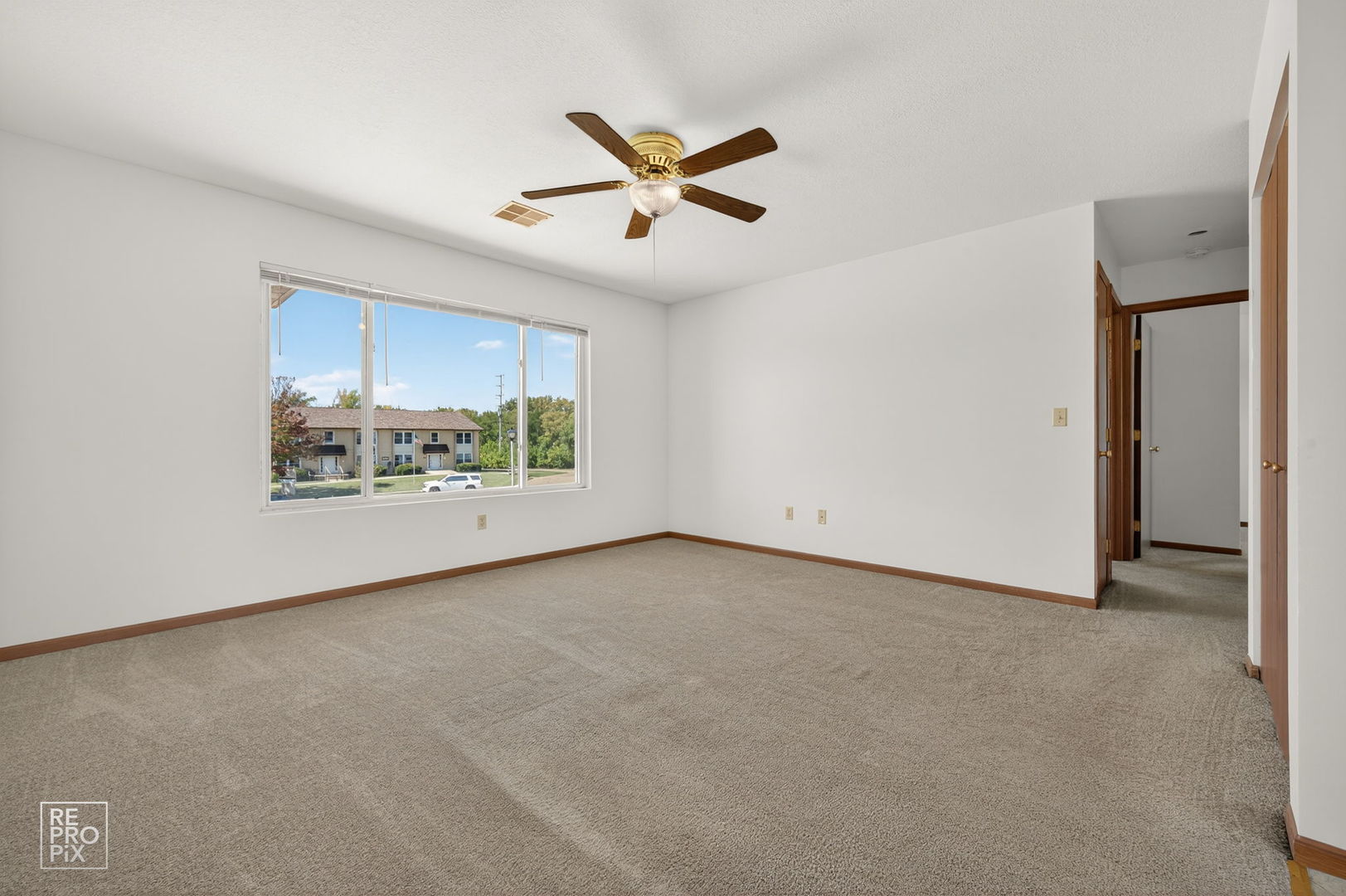 2401 Ashland Circle, Morris, IL