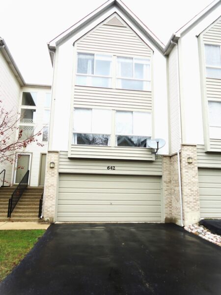 642 DIAMOND POINTE Drive, Mundelein, IL