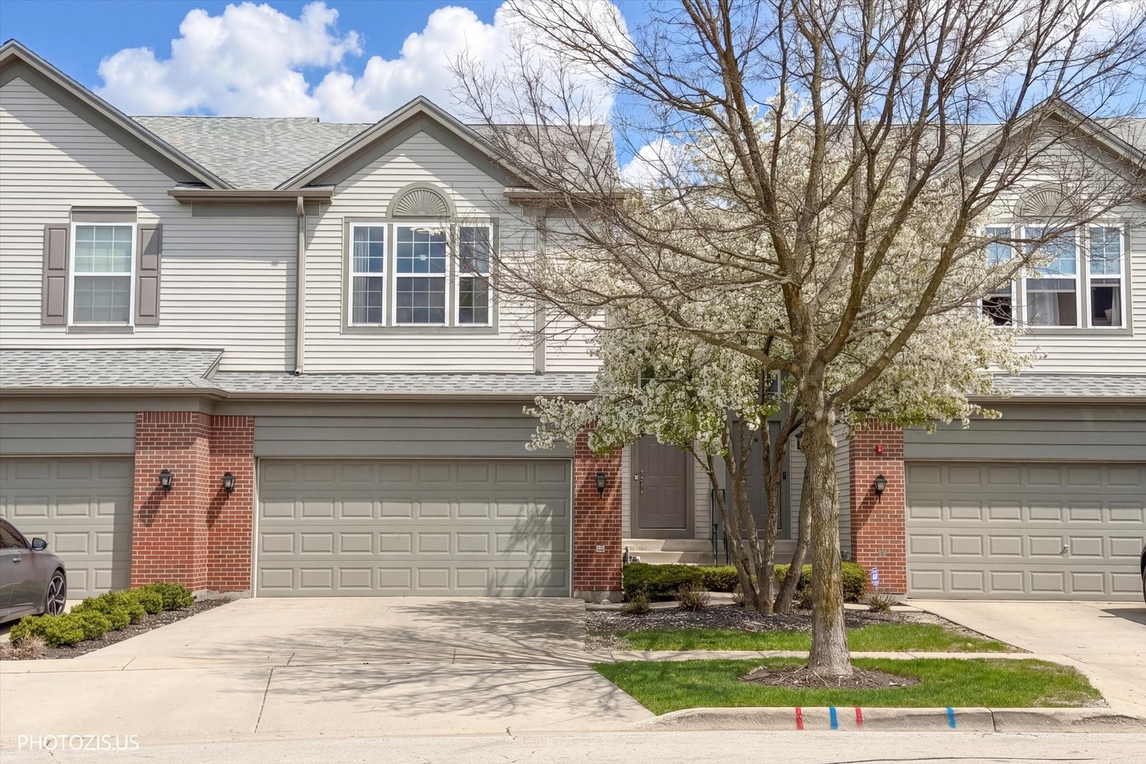 908 Elizabeth Drive, Streamwood, IL