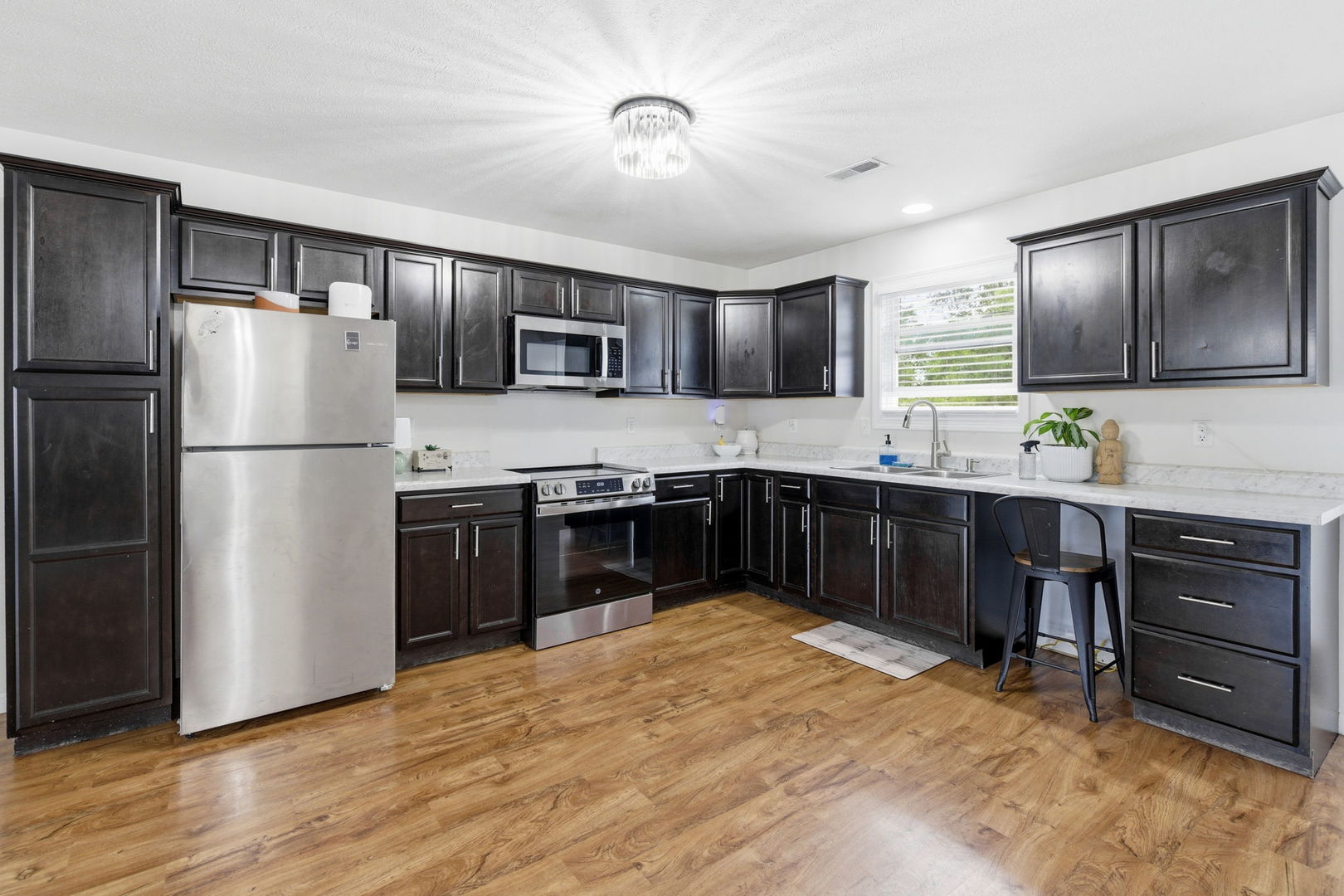 211 Wild Rose Lane, Marion, IL