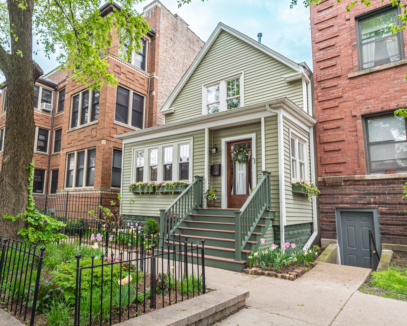 1443 W Catalpa Avenue, Chicago, IL