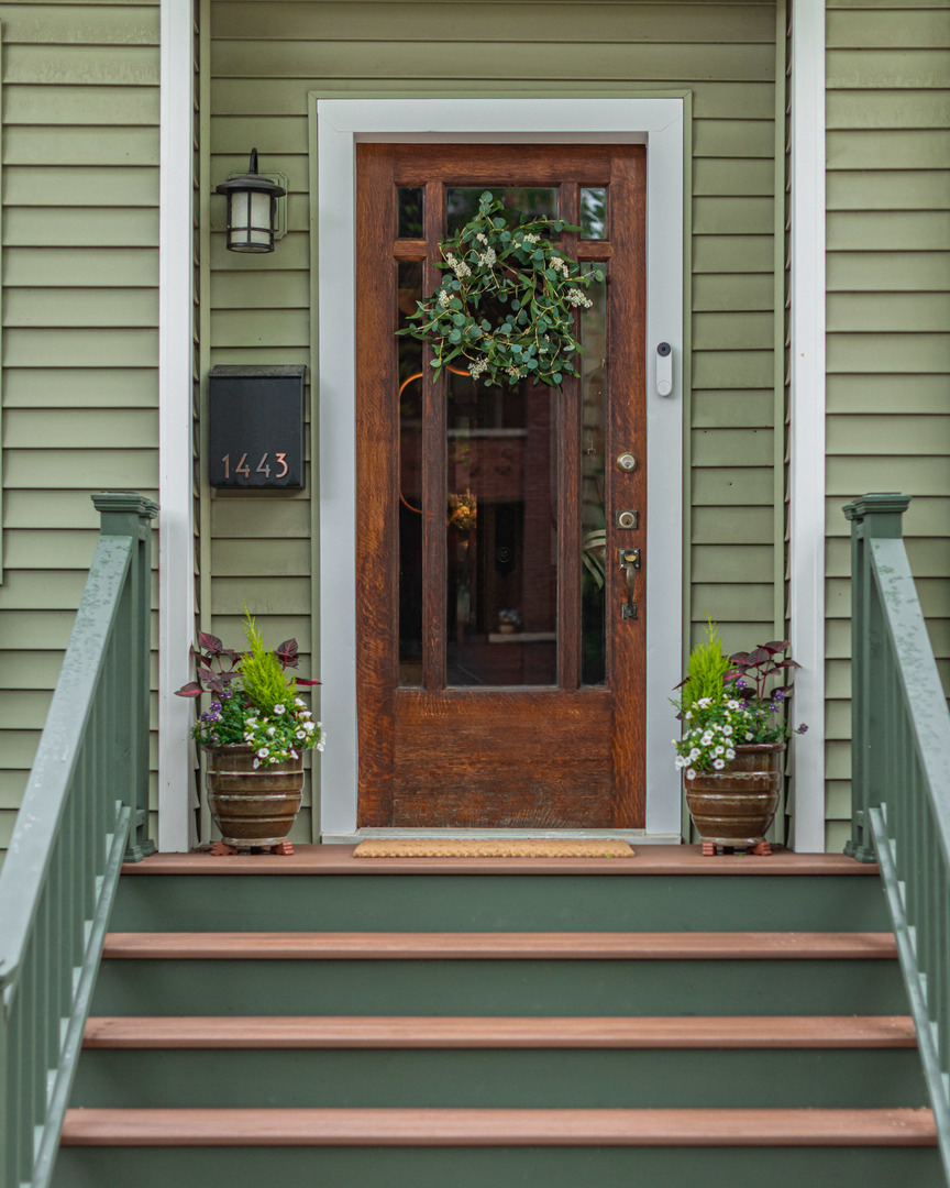 1443 W Catalpa Avenue, Chicago, IL