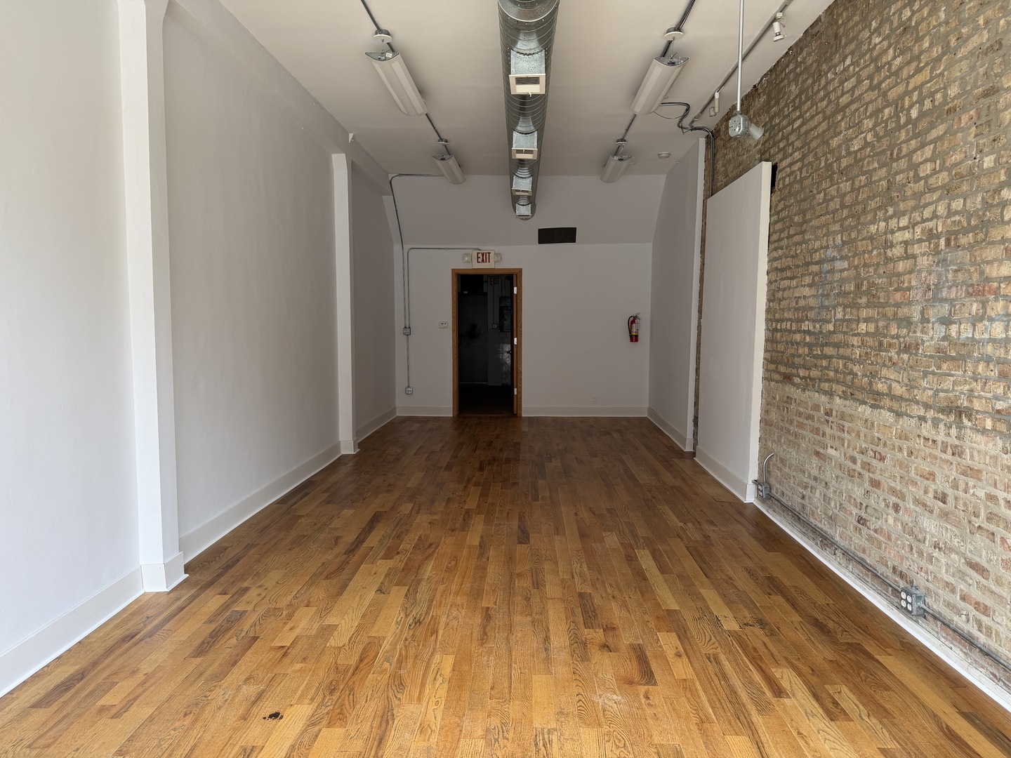 5237 N Damen Avenue, Chicago, IL