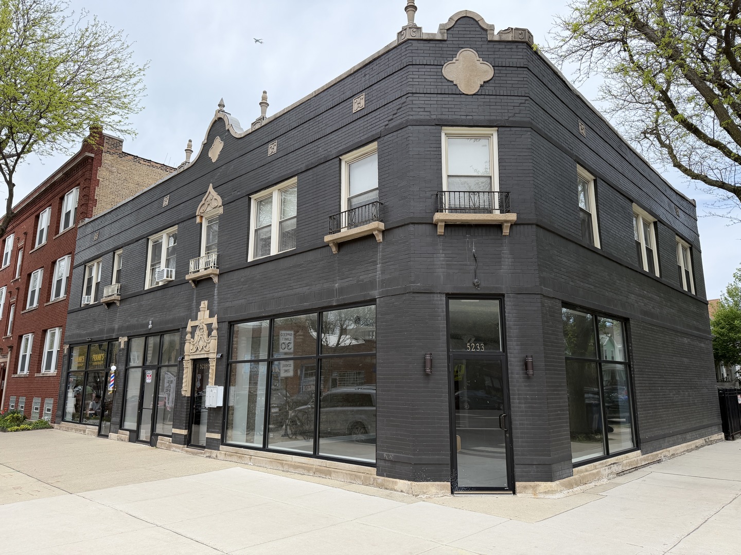 5237 N Damen Avenue, Chicago, IL