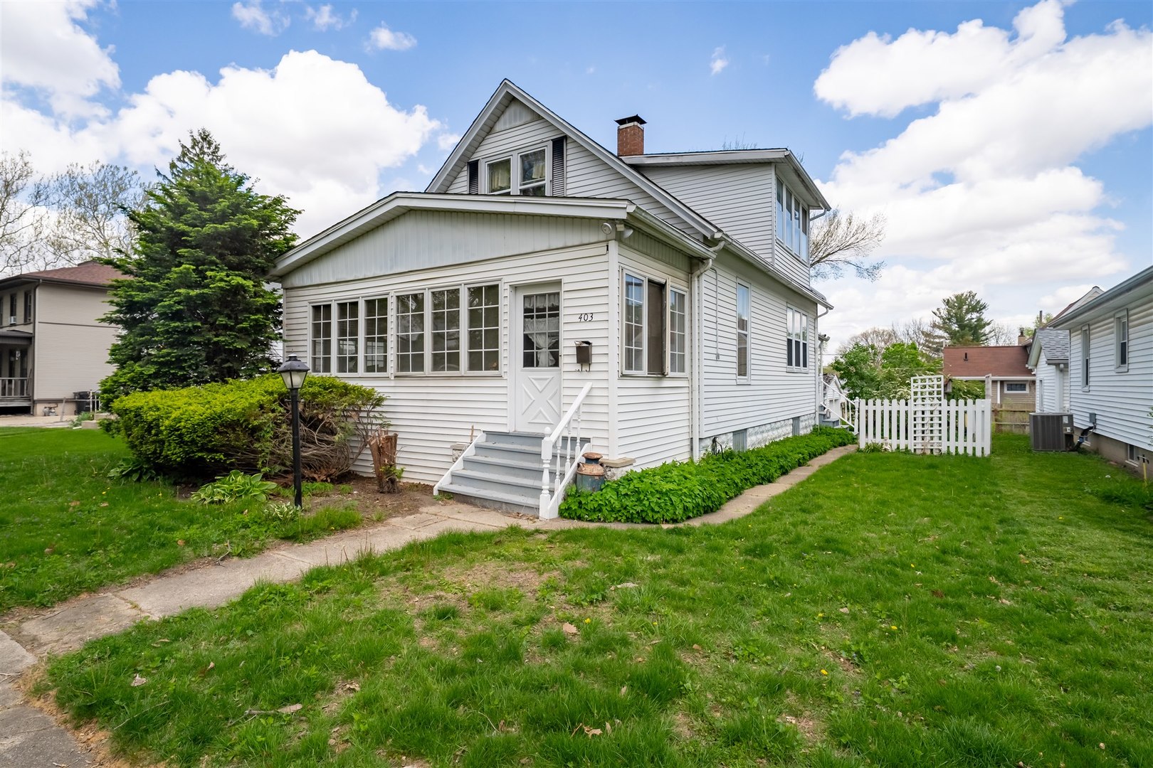 403 W Kelsey Street, Bloomington, IL