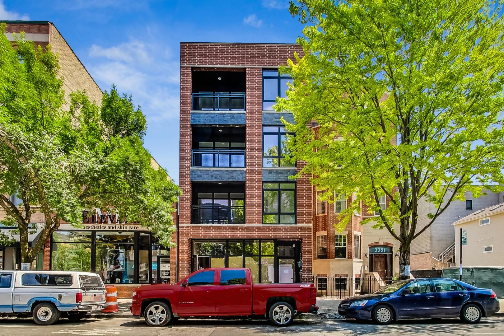 3355 N Southport Avenue #2F, Chicago, IL
