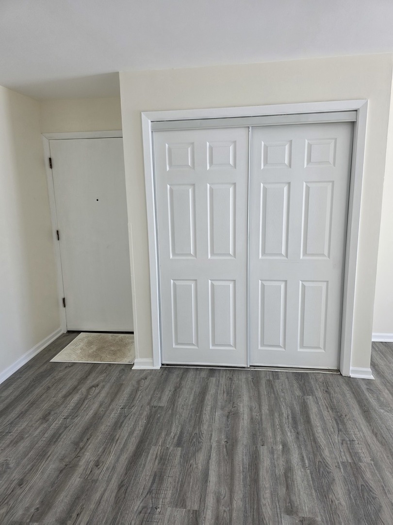 161 W Elk Trail #162, Carol Stream, IL