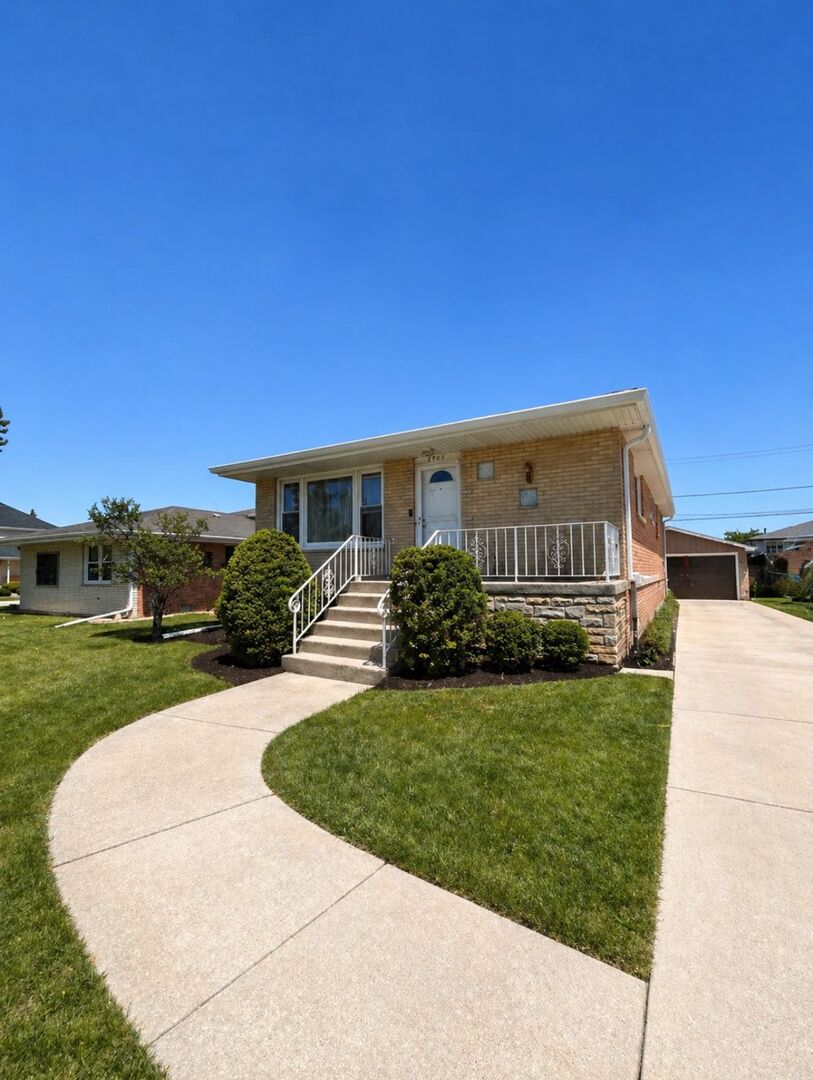 8405 Melvina Avenue, Burbank, IL