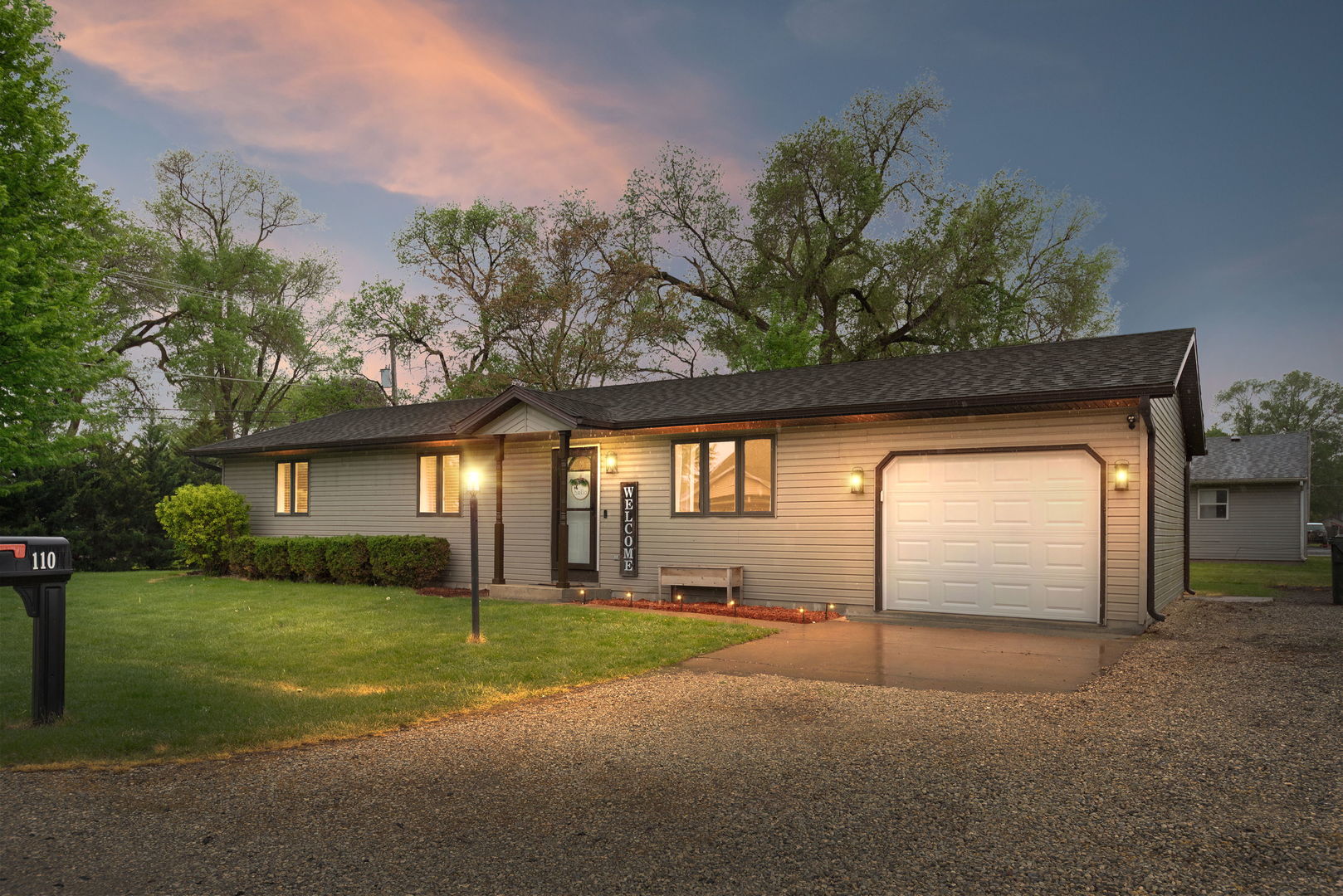 110 S Elm Avenue, St. Anne, IL