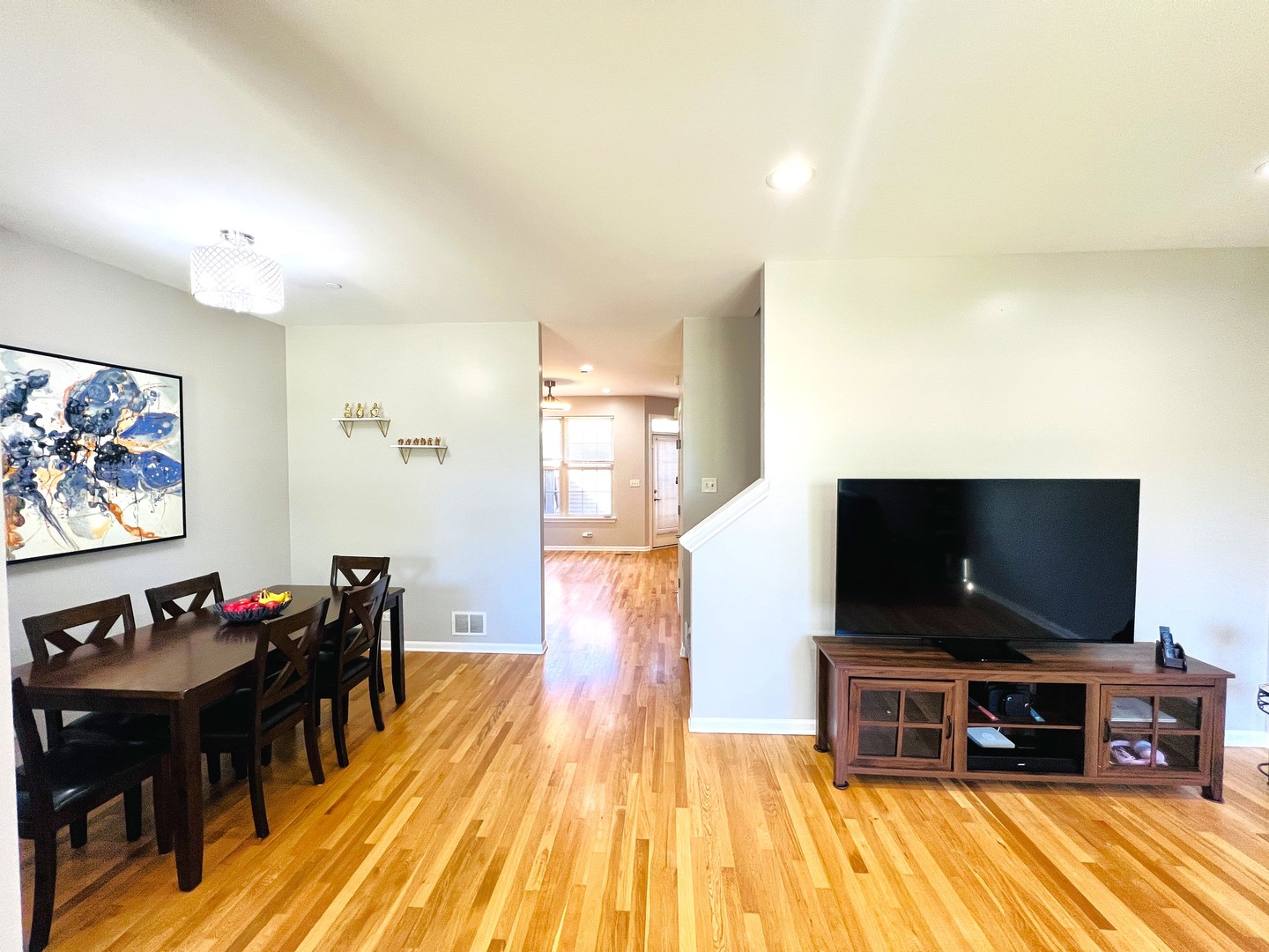 2585 Waterbury Lane, Buffalo Grove, IL