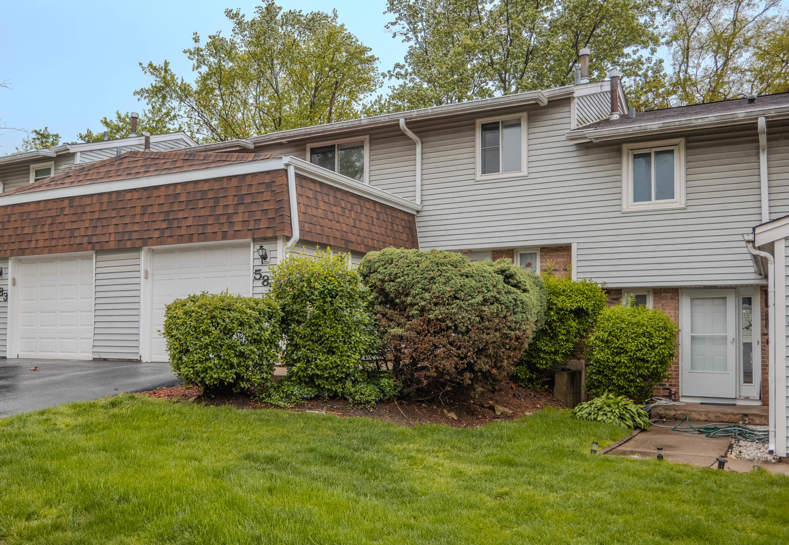 585 Sharon Way, Bolingbrook, IL