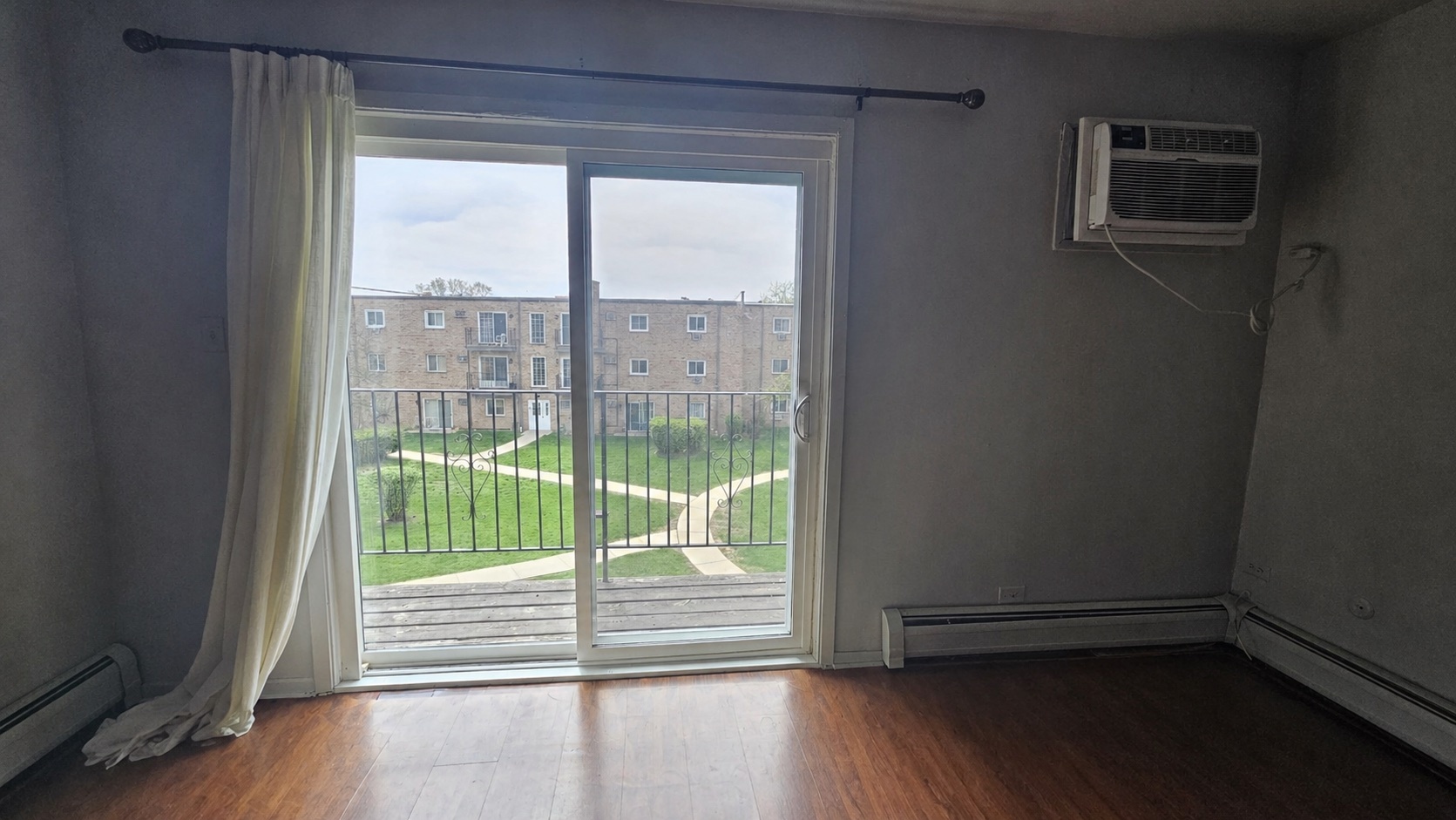 155 W Elk Trail #354, Carol Stream, IL