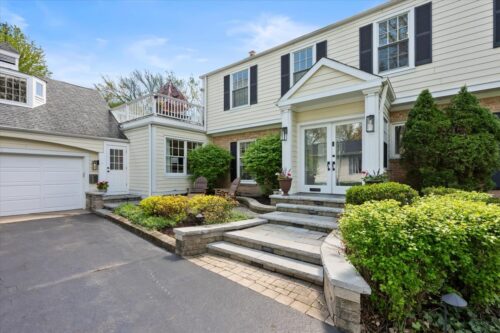 910 Chippewa Lane, Wilmette, IL