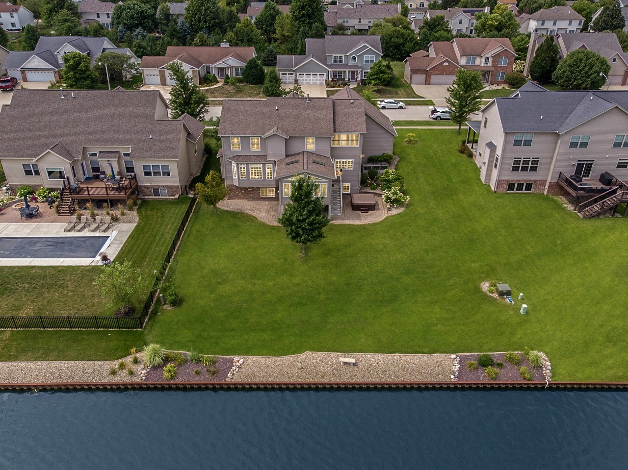 1303 Janet Drive, Bloomington, IL