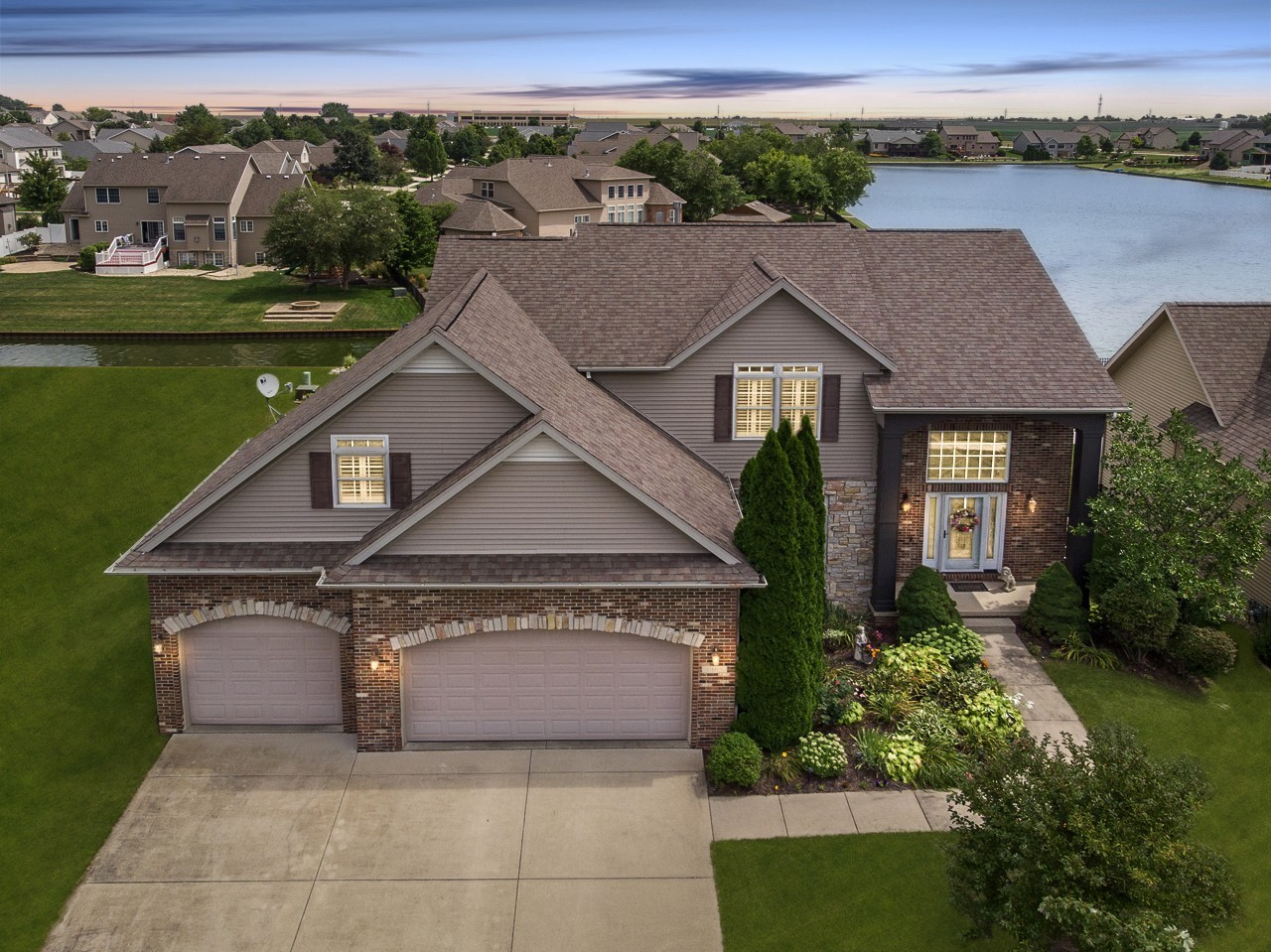1303 Janet Drive, Bloomington, IL