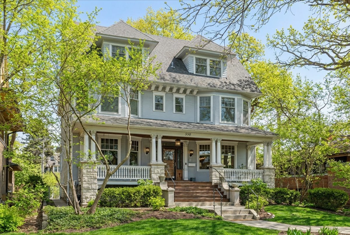 530 N East Avenue, Oak Park, IL