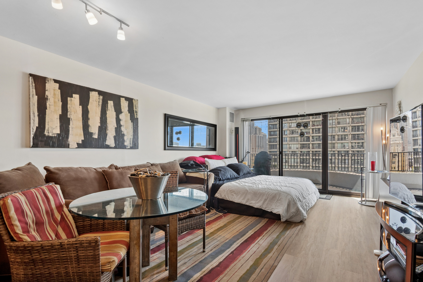 2020 N Lincoln Park West #8L, Chicago, IL