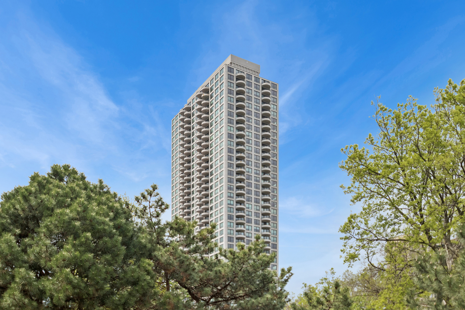 2020 N Lincoln Park West #8L, Chicago, IL