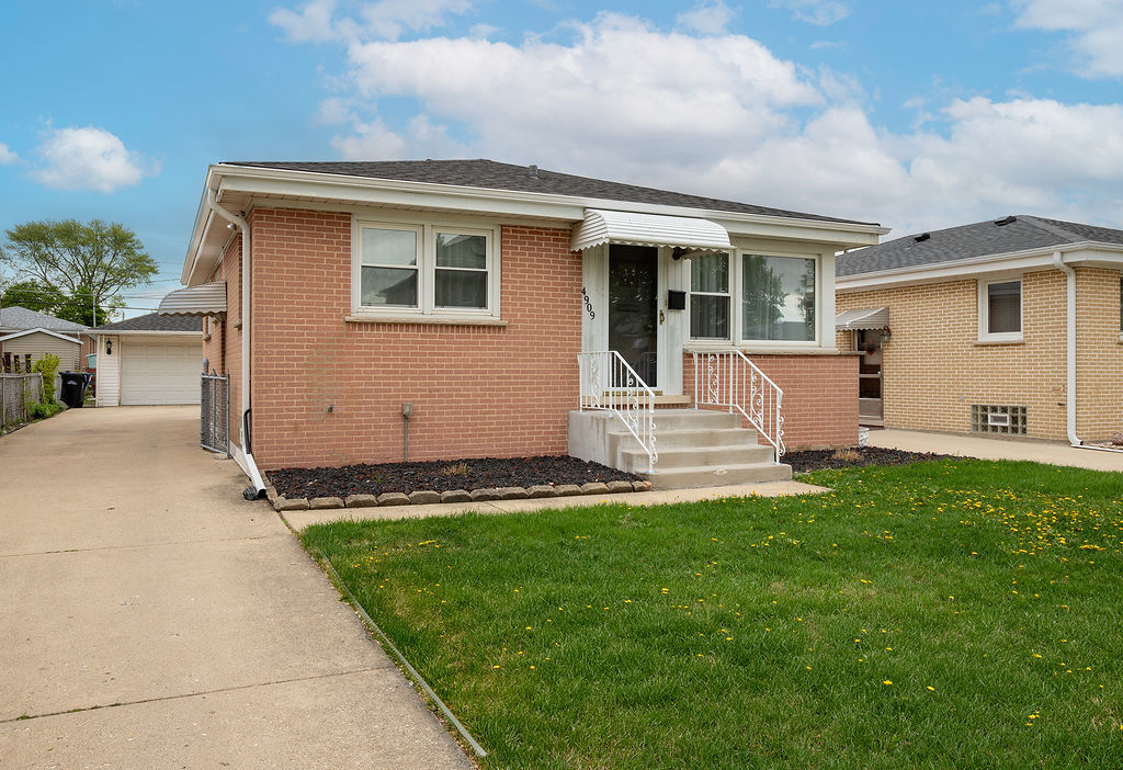 4909 N Orange Avenue, Norridge, IL