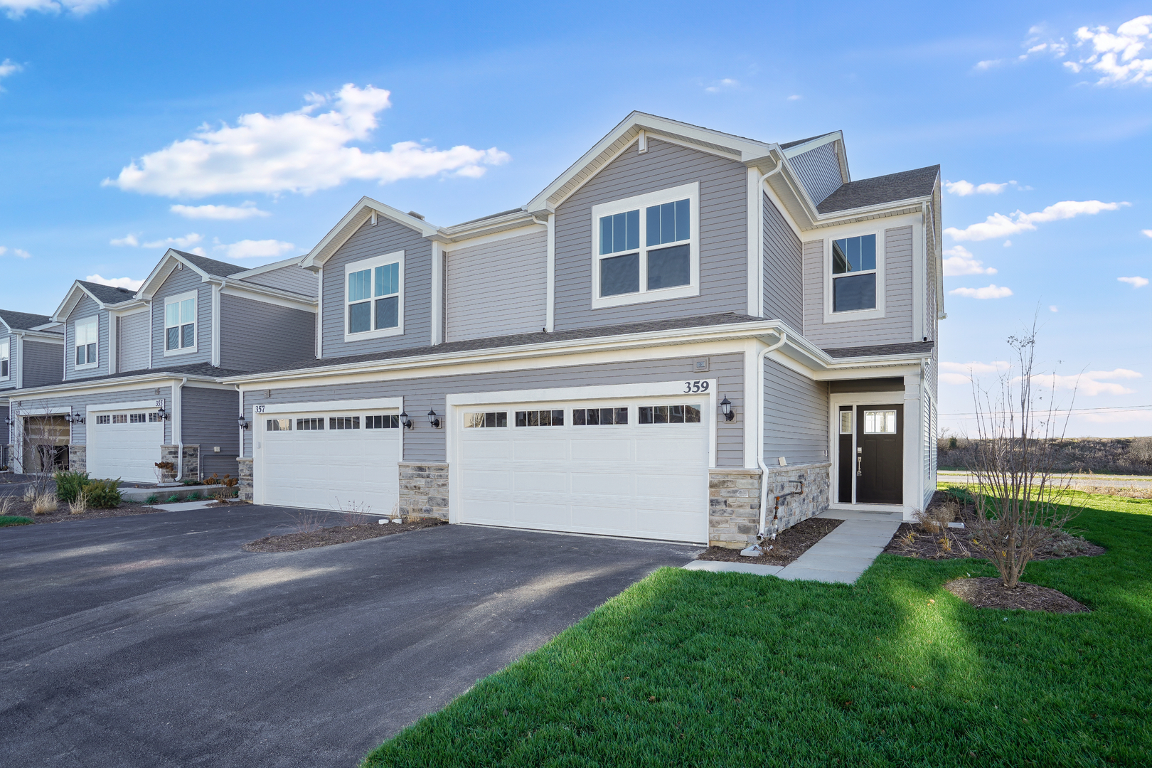 311 Red Oak Circle, Volo, IL