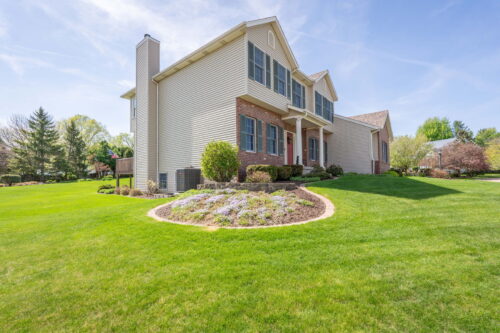5355 Heather Glen Circle, Bettendorf, IA