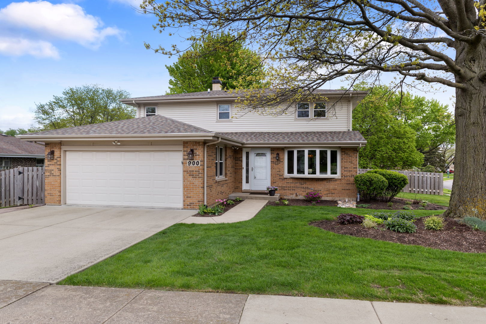 900 Dearborn Circle, Carol Stream, IL