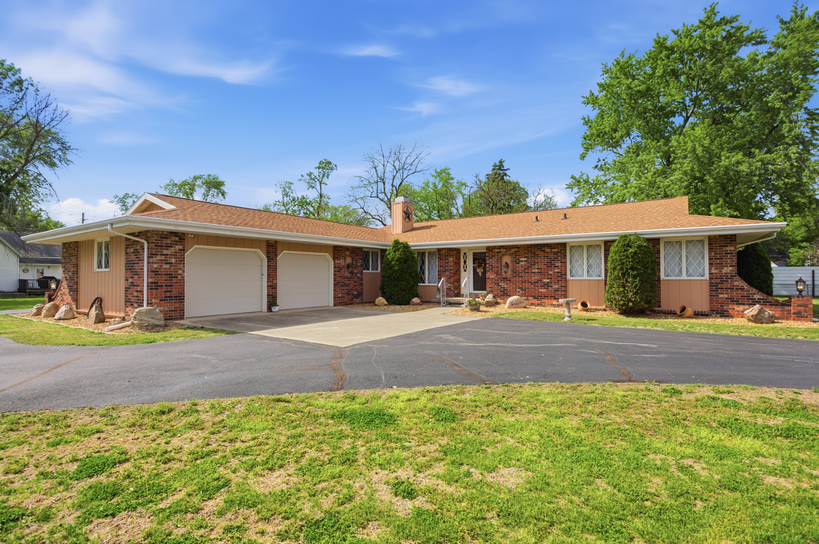 208 Water Street, Kansas, IL