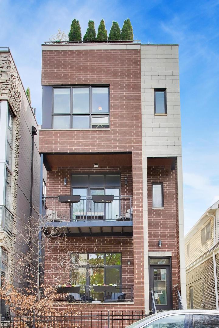 1725 W Le Moyne Street #1, Chicago, IL