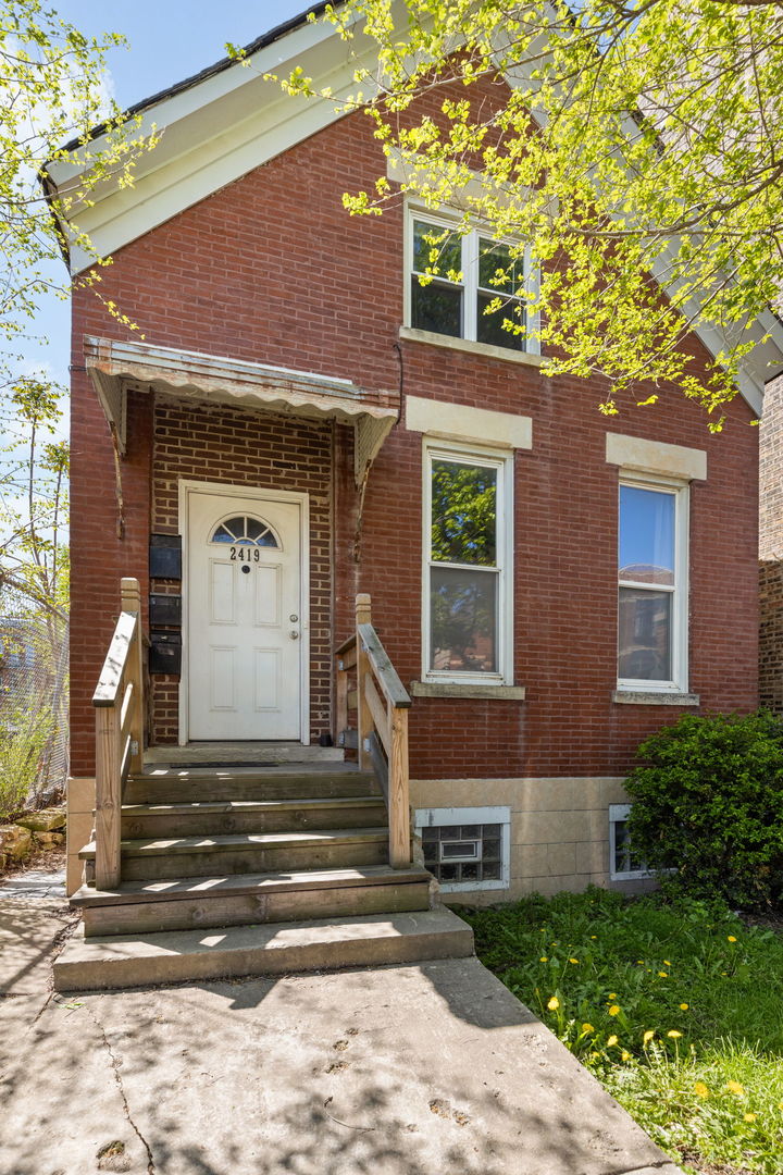 2419 W Augusta Boulevard, Chicago, IL