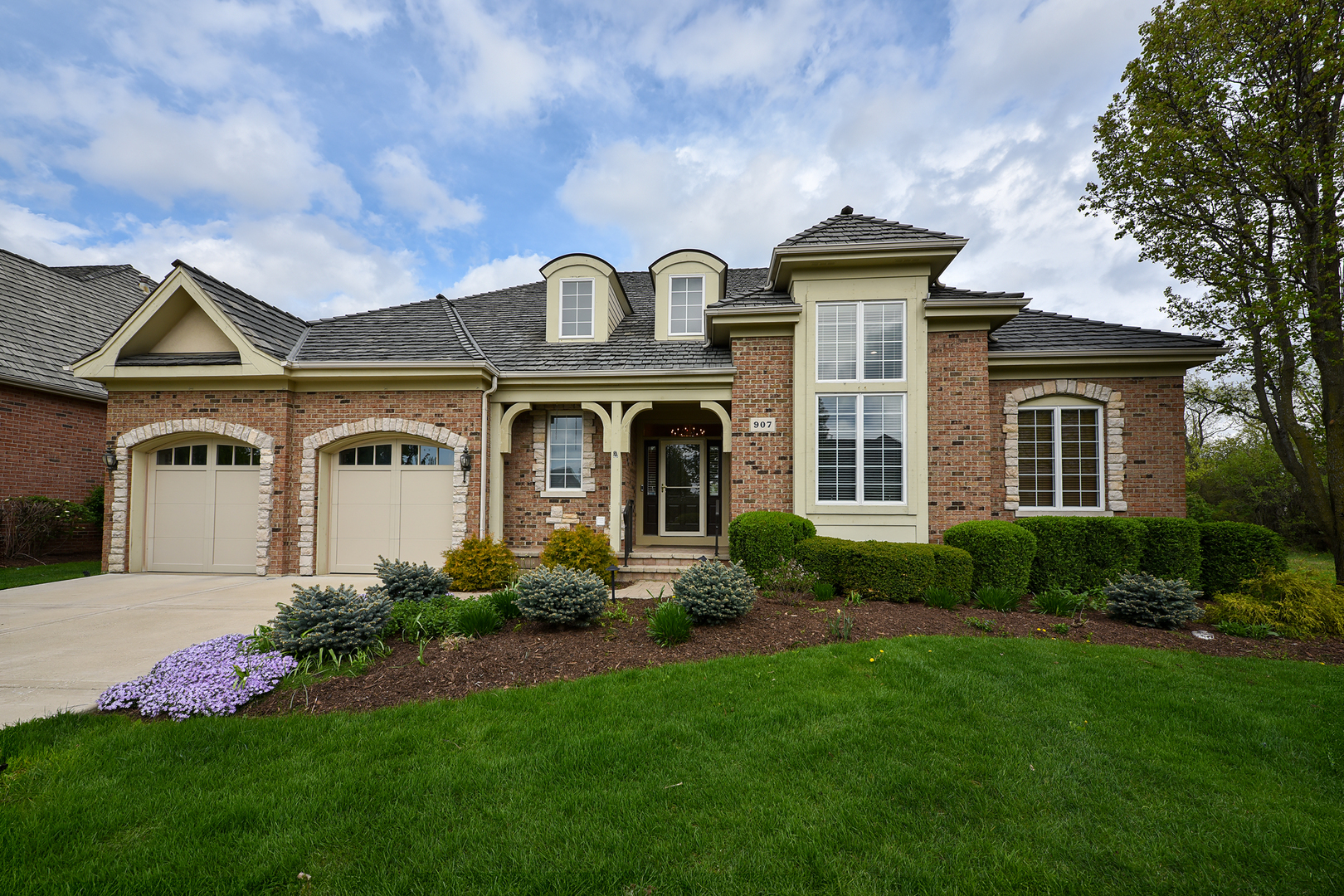 907 Middleton Lane, Inverness, IL