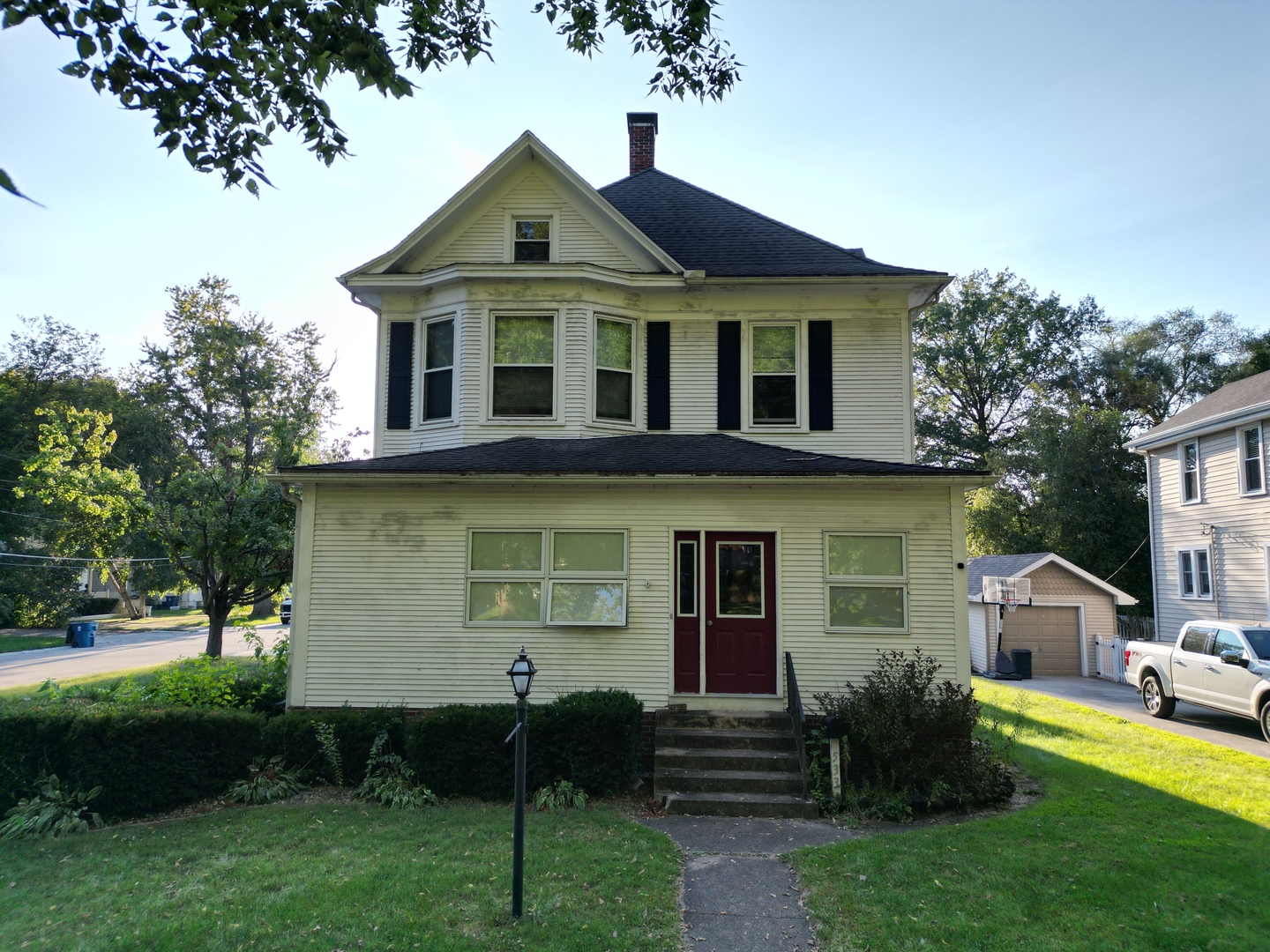 533 S 4th Street, Watseka, IL